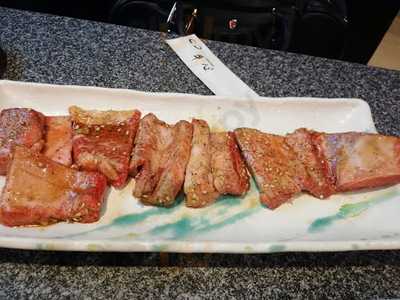 本場韓国焼肉 牛心