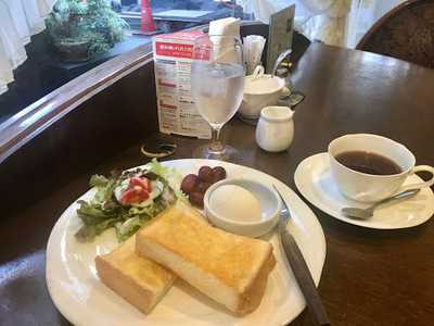 カフェルーム・マダム