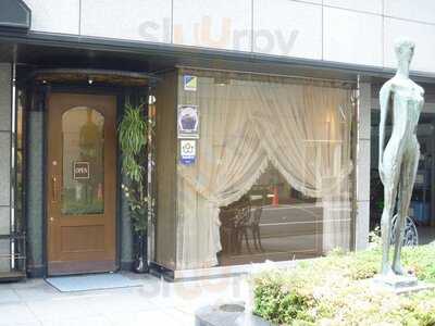 カフェルーム・マダム