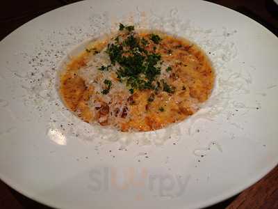 炭火焼ソーセージ酒場salumeria