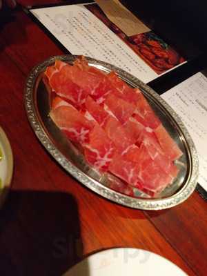 炭火焼ソーセージ酒場salumeria