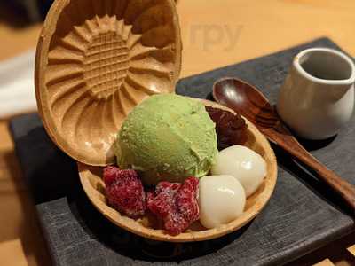 博多もつ鍋narikawa本町店