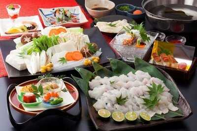 大和屋本店 お食事処