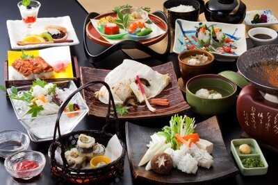 大和屋本店 お食事処