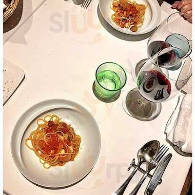 地中海料理とワイン Manzana