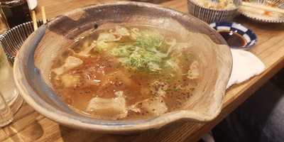 肉汁餃子と190円レモンサワー しんちゃん 谷四店