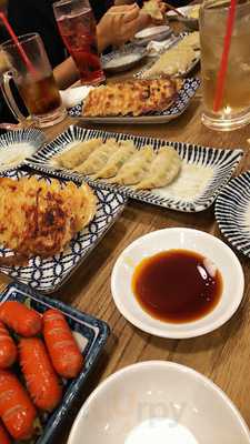 肉汁餃子と190円レモンサワー しんちゃん 谷四店