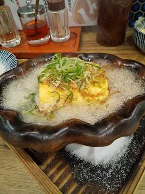 肉汁餃子と190円レモンサワー しんちゃん 谷四店