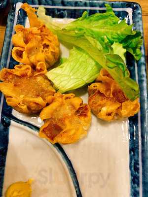 肉汁餃子と190円レモンサワー しんちゃん 谷四店