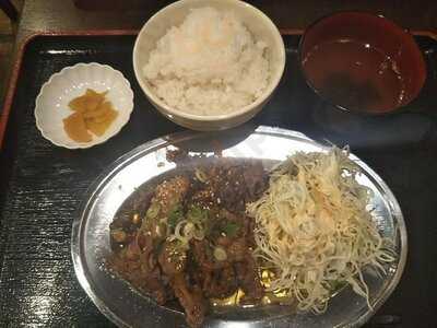 にくまるや本店