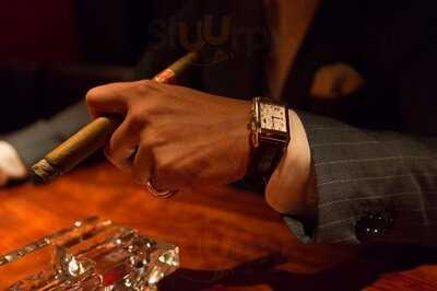 Cigar Bar Super Nova Kitashinchi シガーバー スーペルノーバ 北新地店