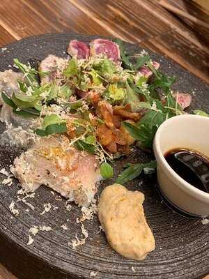 炭火とワイン 京都駅前店