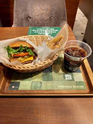 フレッシュネスバーガー&bar 横浜西口店