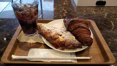 フレッシュネスバーガー&bar 横浜西口店