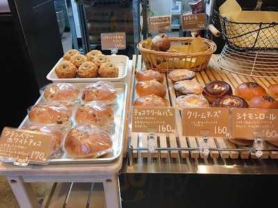 しろはとベーカリー