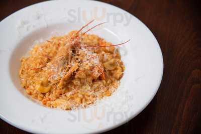 壁の穴 そごう横浜店