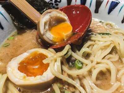 七志とんこつ編道玄坂店