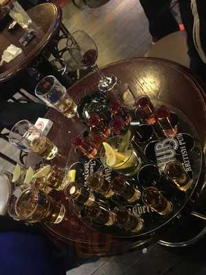 Hub 横浜鶴屋町店