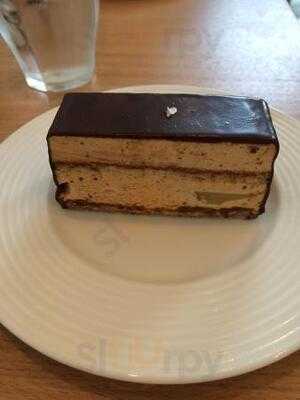 イル・プルー・シュル・ラ・セーヌ