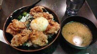 とりまる クイーンズイースト店