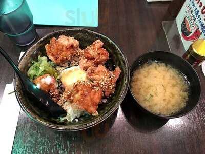 とりまる クイーンズイースト店