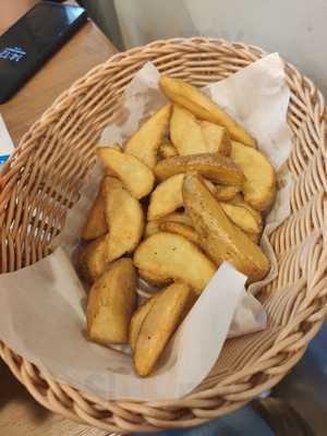 フレッシュネスバーガー 神田須田町店