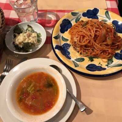 トラットリア フィオーレ