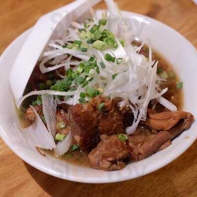 煮込み・もつ焼き 八郎酒場 桜木町店