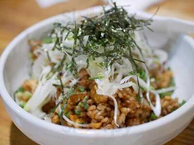 煮込み・もつ焼き 八郎酒場 桜木町店