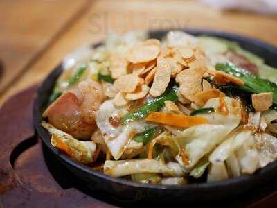 煮込み・もつ焼き 八郎酒場 桜木町店