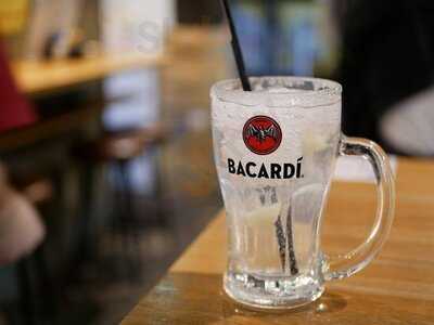 煮込み・もつ焼き 八郎酒場 桜木町店