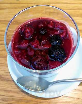 壁の穴日比谷シャンテ店