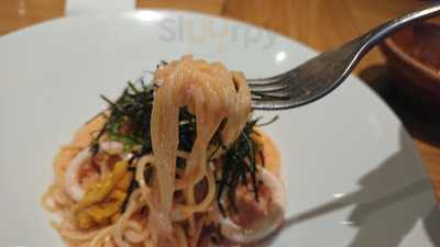 壁の穴日比谷シャンテ店