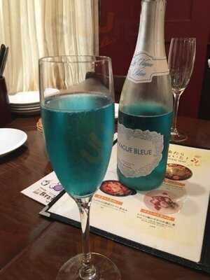 ワイン食堂 旅する子ブタ 東京 グランルーフフロント店