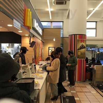マクドナルド 横浜ベイサイドマリーナプラザ店