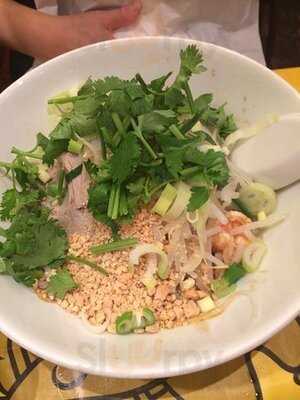 ティーヌン 神保町店