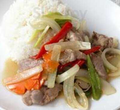 ティーヌン 神保町店