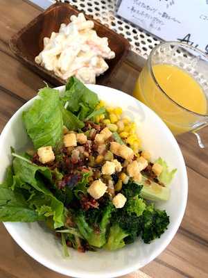 カフェ＆ワイン バジル