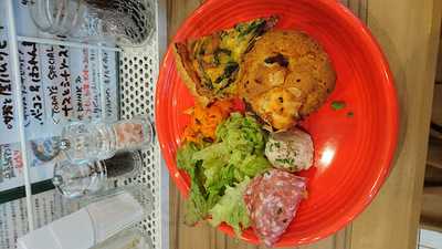 カフェ＆ワイン バジル