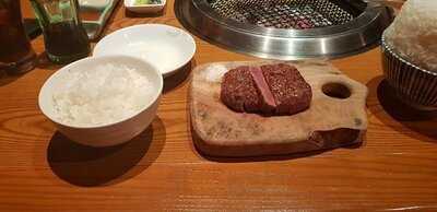 焼肉キッチンスタジアム 黒5 本店