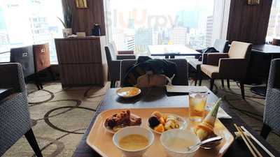 ラウンジバーリラ