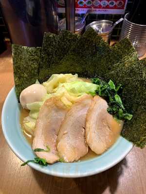 横浜家系ラーメン 銀家 日吉店