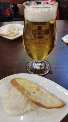 ピッツァアンドワイン アジト 新横浜店