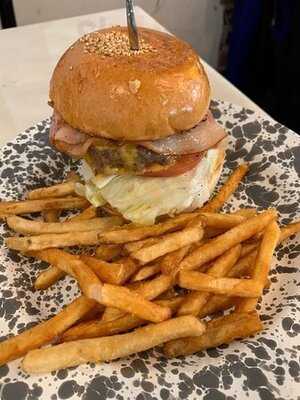 世界のビールと肉料理 Sunday 水道橋