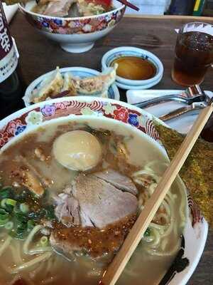 とんこつラーメン七志 上大岡店