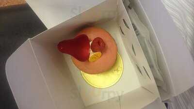 ピエール・エルメ 渋谷ヒカリエ Shinqs店