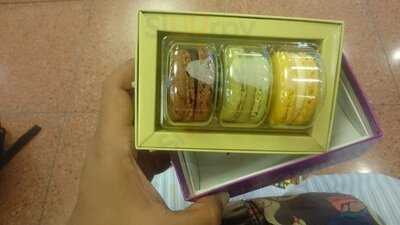 ピエール・エルメ 渋谷ヒカリエ Shinqs店