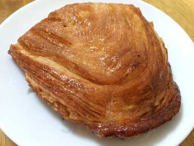 メゾンカイザー 広尾プラザ店