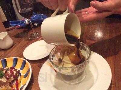 トラットリア ドゥエ コローリ