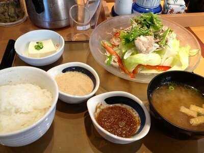 やよい軒 神田北口店